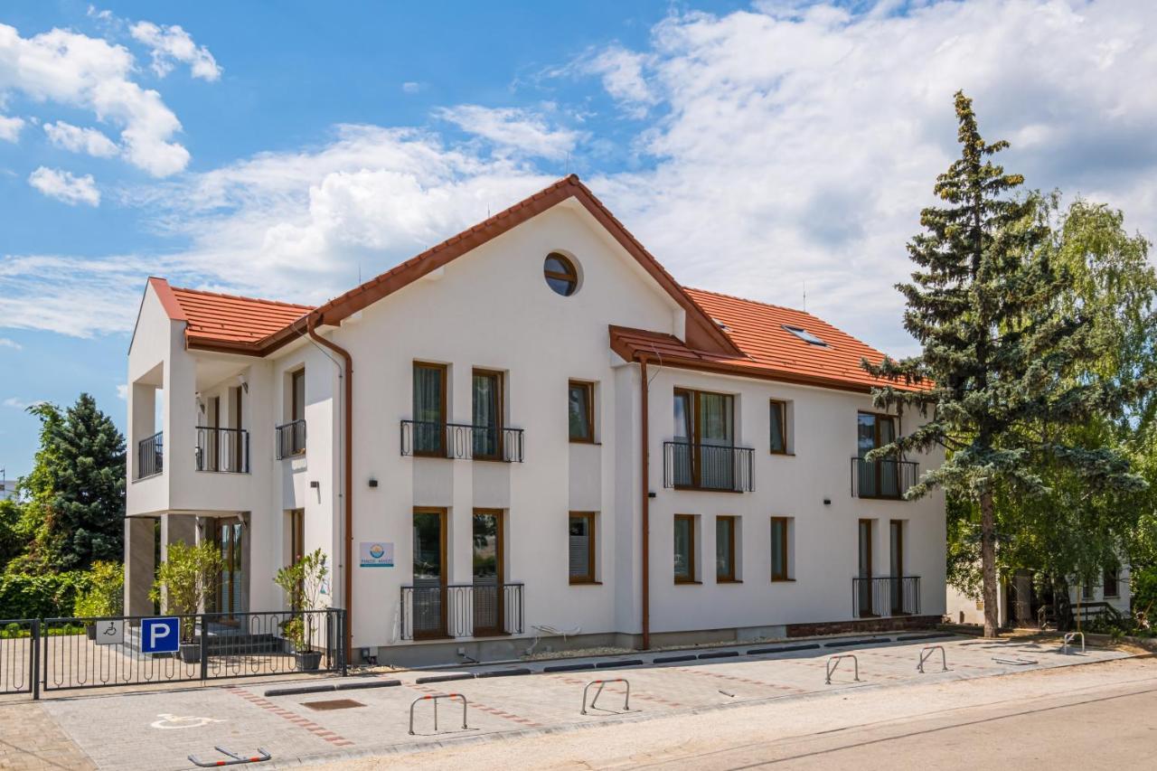 Fuered Centrum Panzio Balatonfüred Buitenkant foto